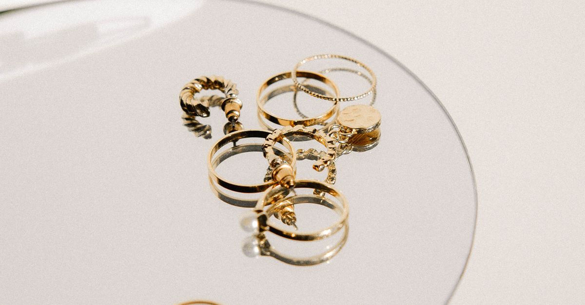 Customising Your Gift: Engraving and Personal Touches