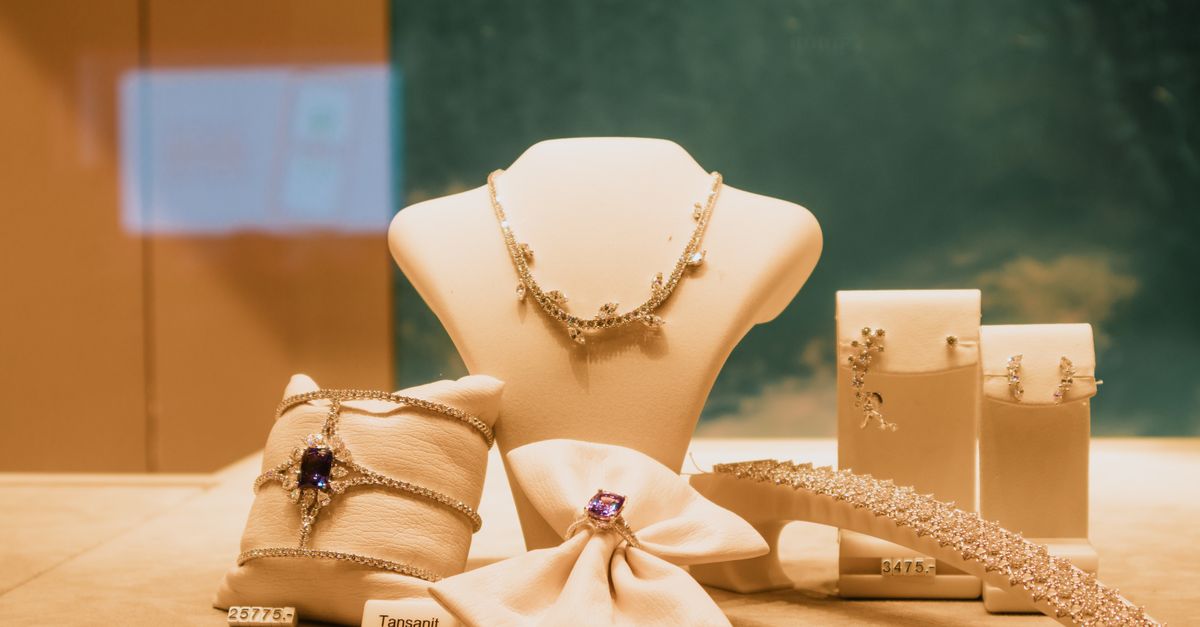 Fashion vs. Function: The Purpose of Bracelets