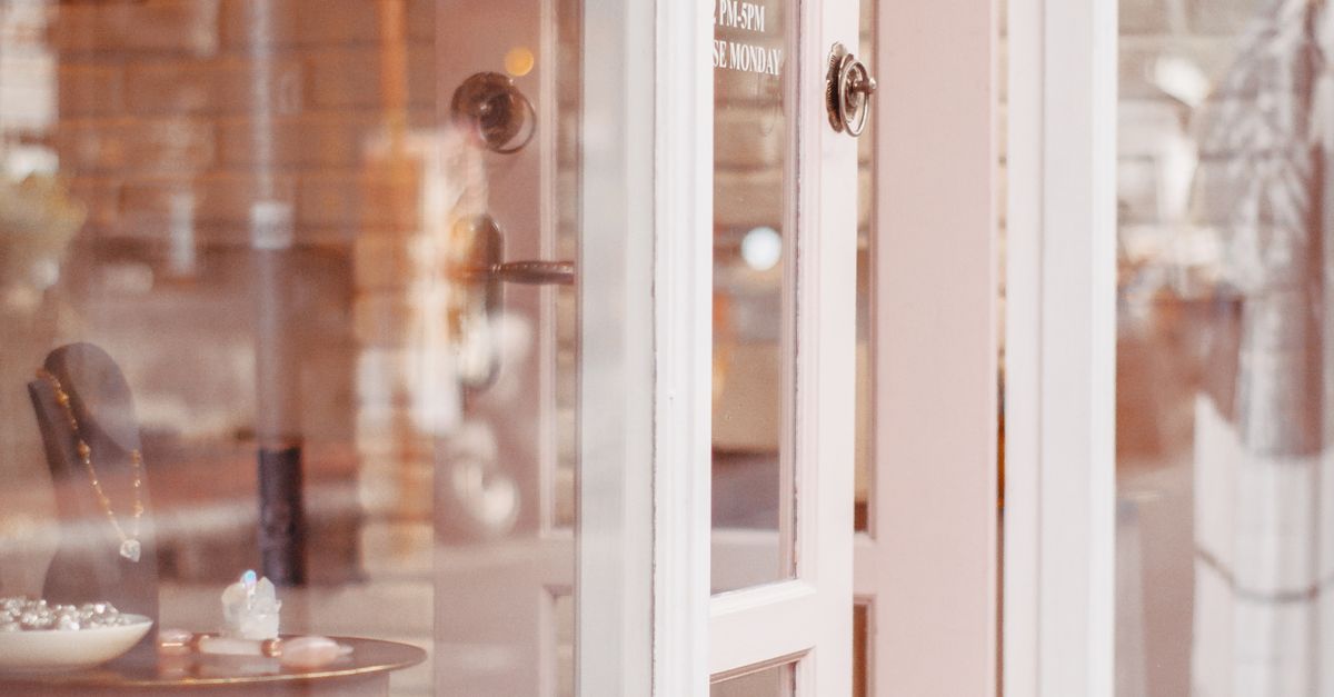 Understanding the Effects of Humidity on Jewellery